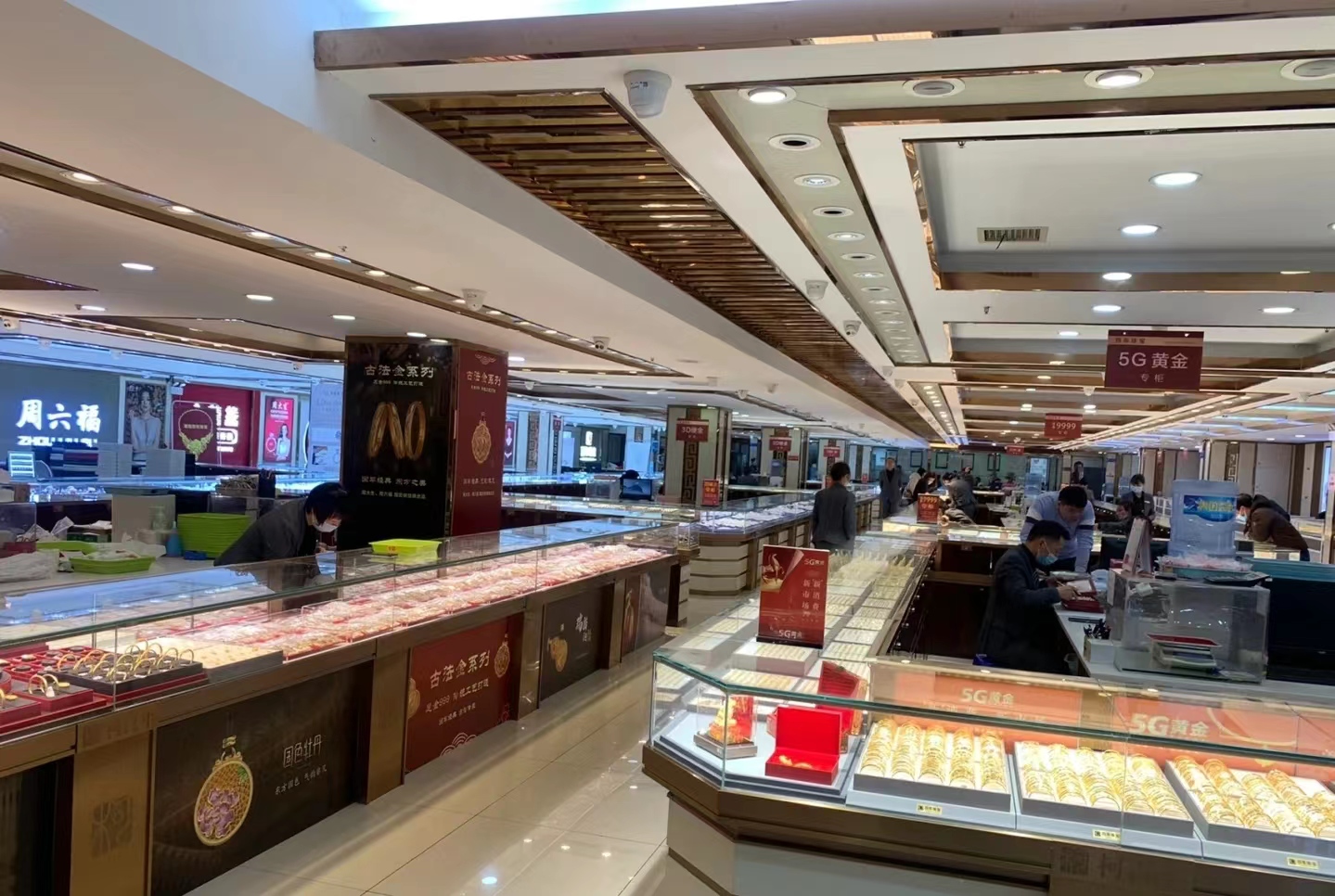 买黄金首饰到哪家店,买黄金珠宝首饰有哪些品牌店