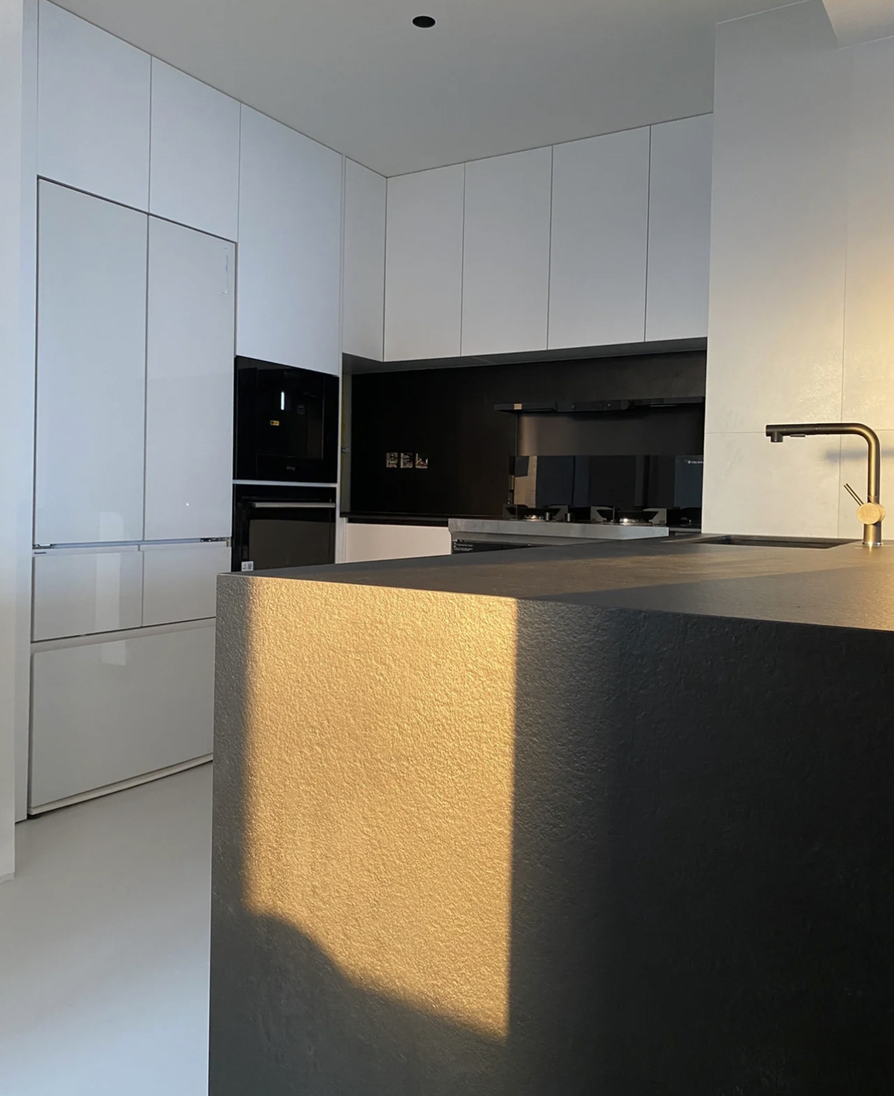 法式冰箱和十字四门冰箱哪个好,法式四门冰箱推荐海尔白色