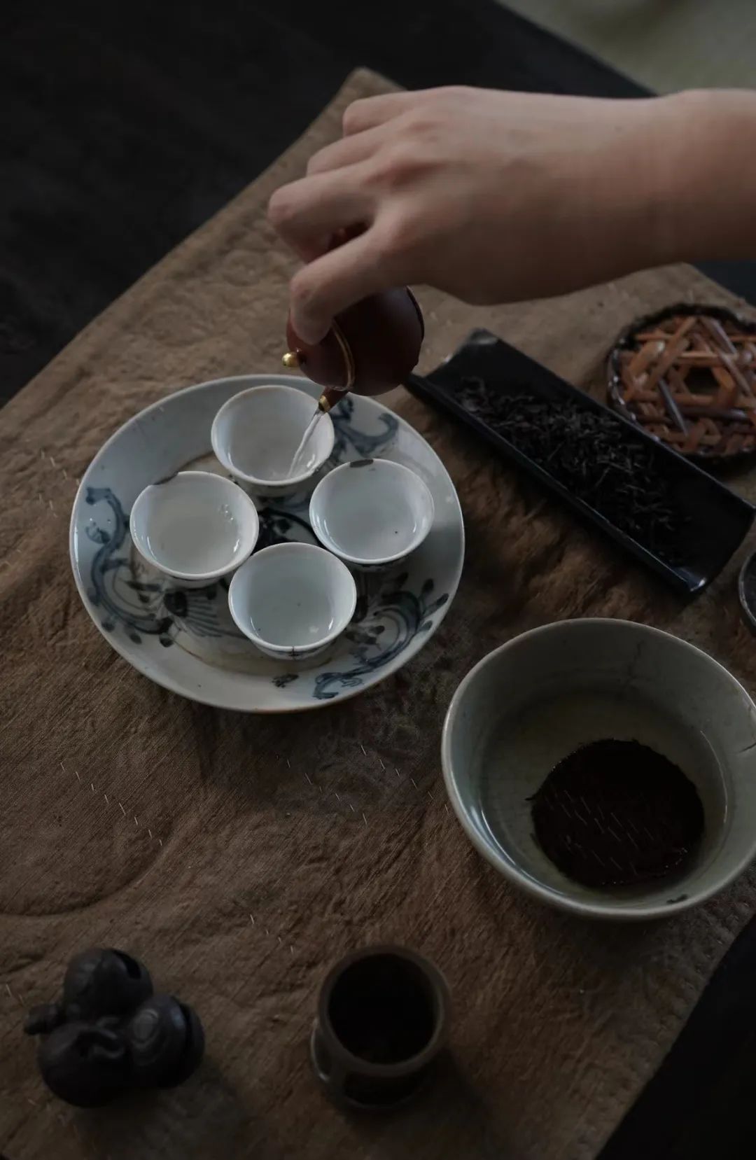 放弃高薪工作，在400m²的“小窝”里，造一所古道具商店