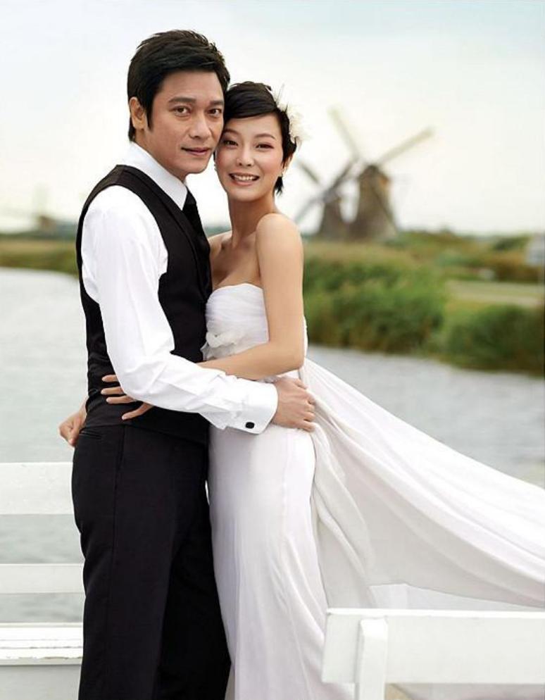 被流言困扰的罗嘉良:再婚娶二婚演员苏岩为妻,60岁生活幸福美满