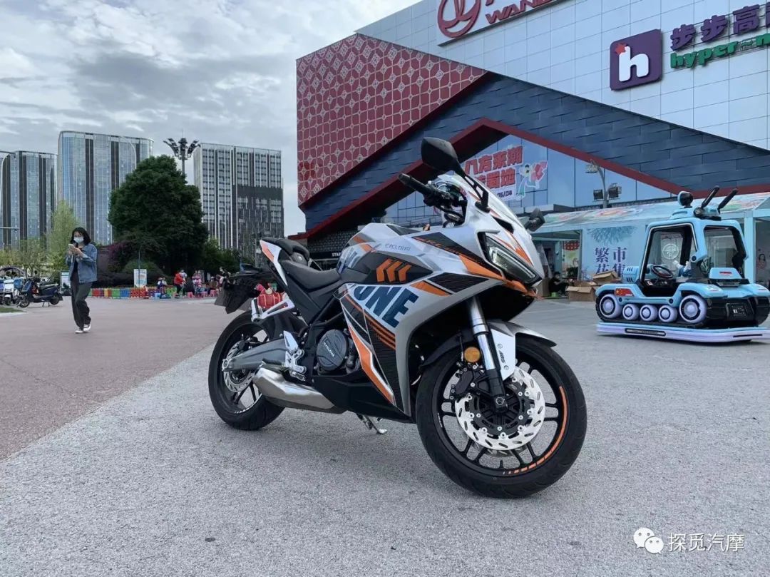 详细测评QJmotor赛400︱又是一个“温柔”“香”