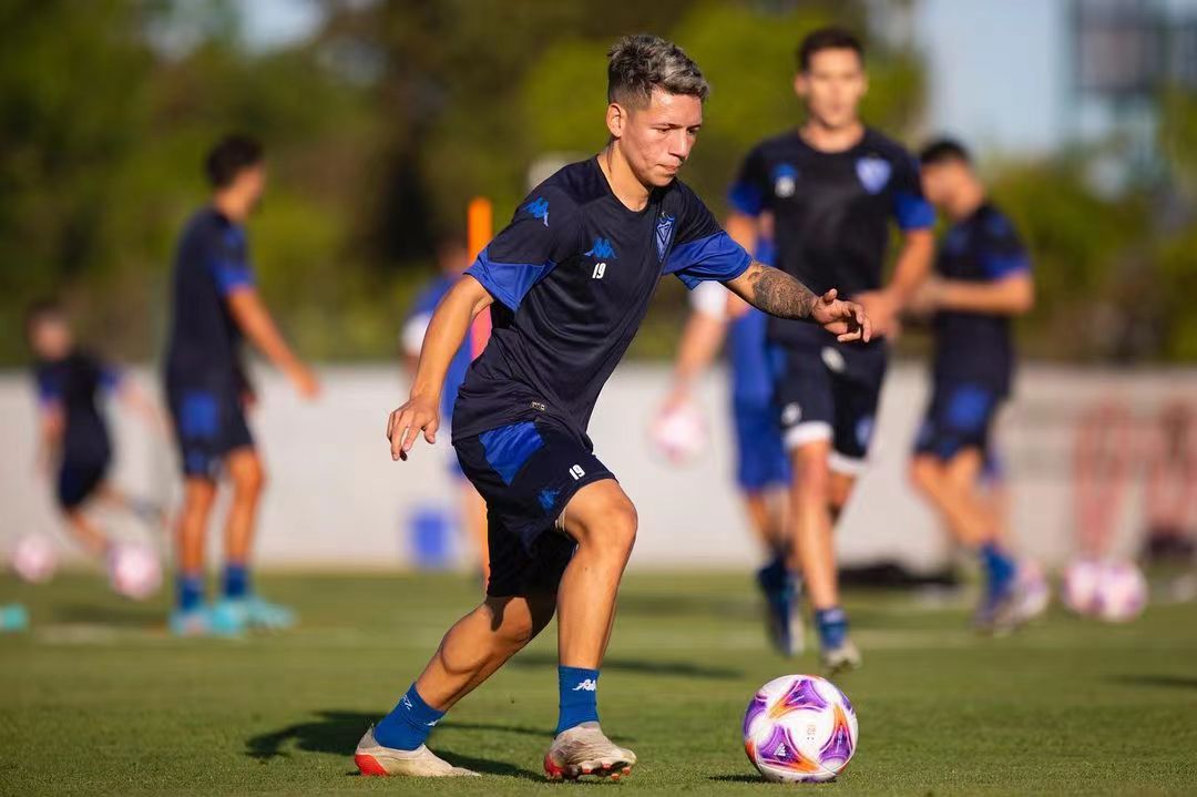 阿根廷16岁新星曼城,阿根廷16岁新星