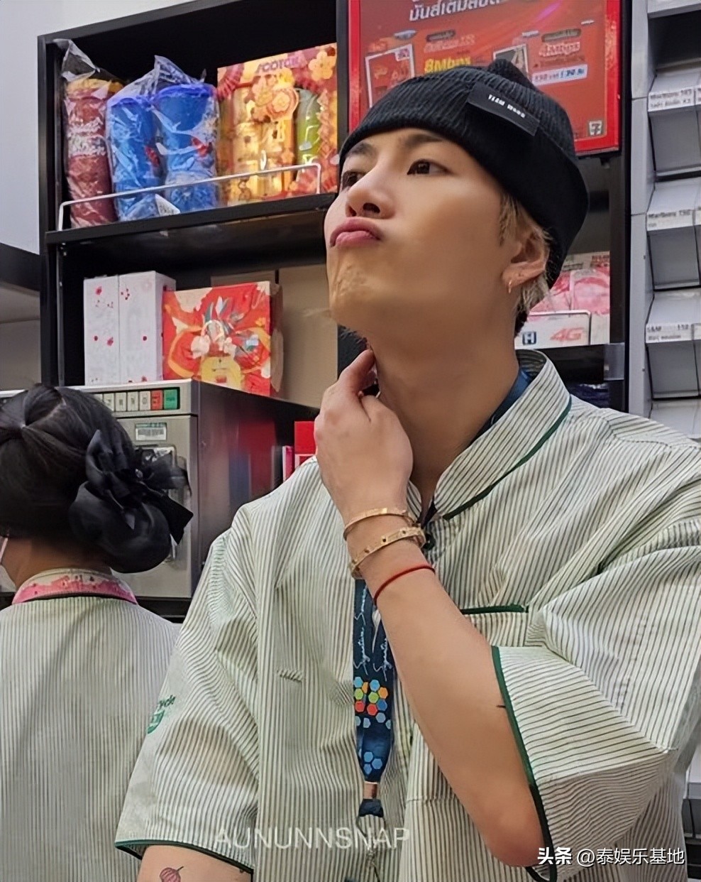 王嘉尔泰国清理垃圾,王嘉尔泰国环保活动