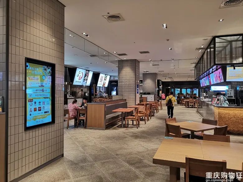 开小吃店一个月赚两万,开个小吃店一个月也就赚一万多