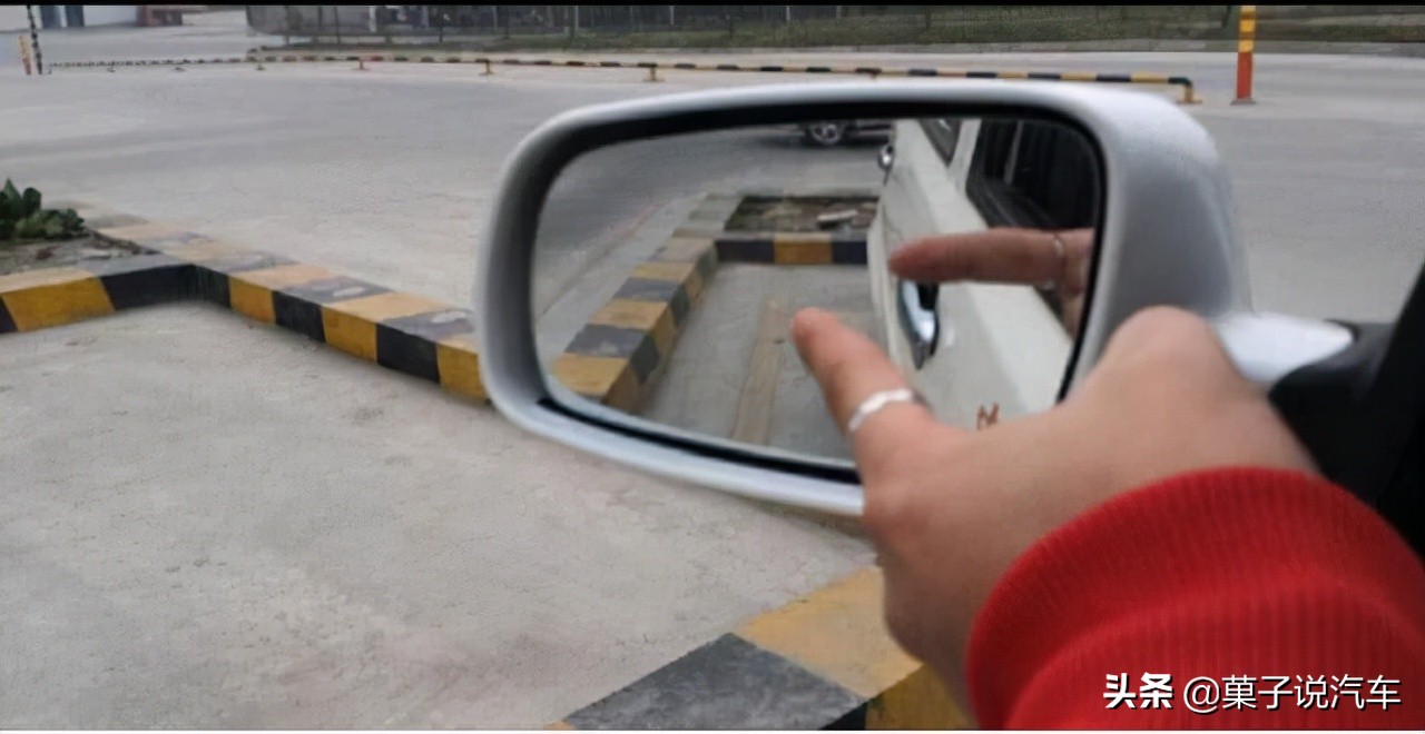 科目二倒车入库一把进会扣分吗,科目二倒车入库新手学员必看技巧