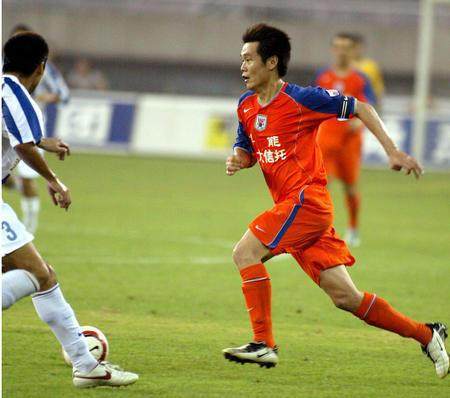 山东泰山队李霄鹏退役,李霄鹏退役完整版