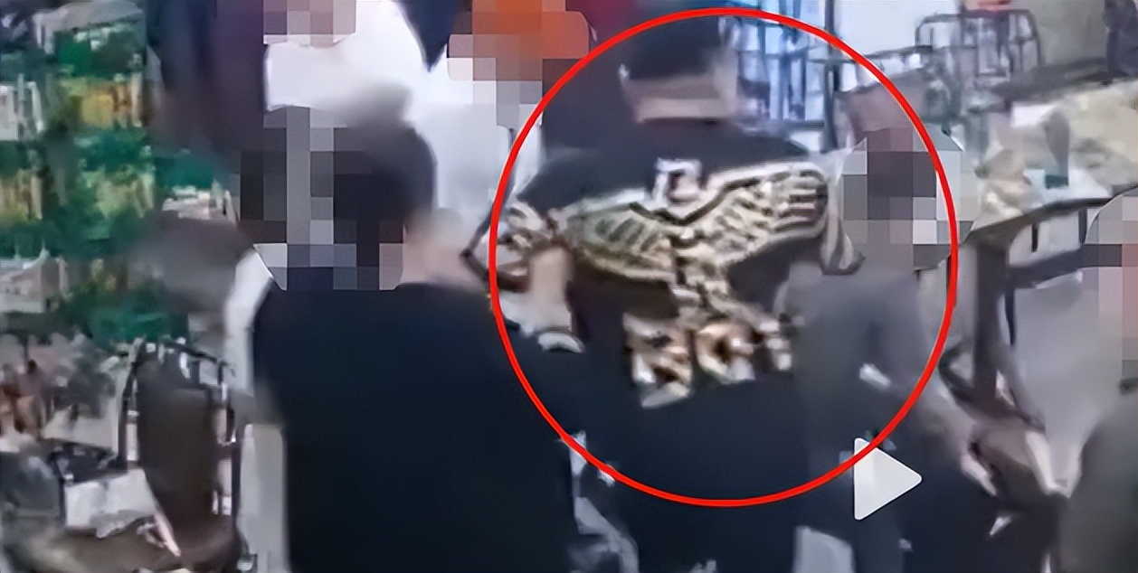 唐山打人男子所穿服饰品牌遭网暴,唐山打人男子所穿衣服引热议