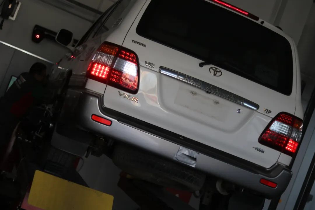 翻新陆巡lc100,陆巡lc100老款改装新款最佳案例