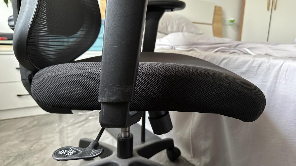 老罗推荐人体工学椅评测,网易严选领航员老罗