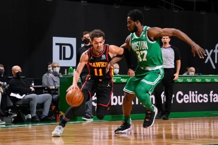 特雷杨带队杀入东决,特雷杨本赛季十佳球