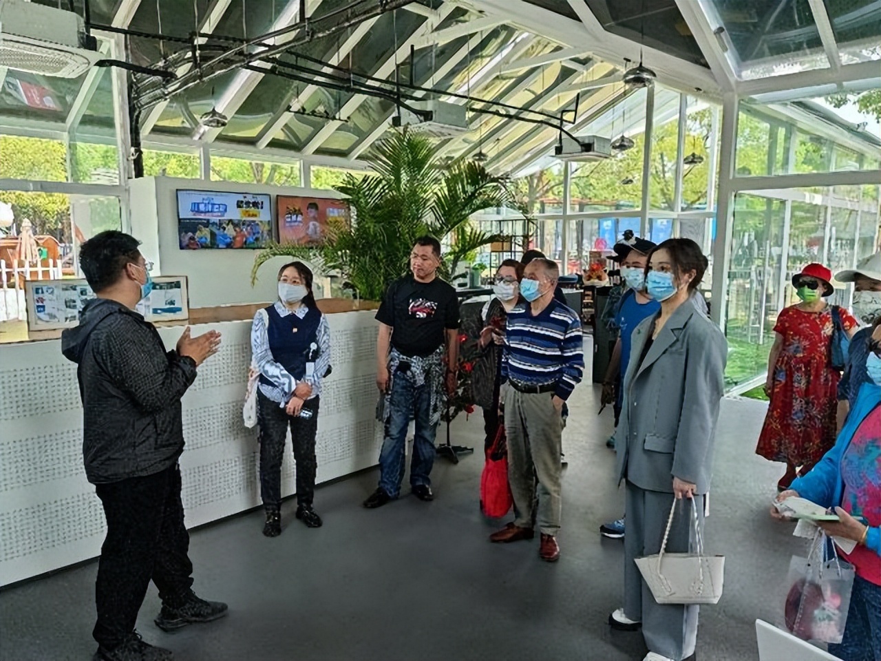 成都市归国华侨联合会,成都迎大运行动