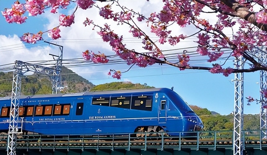 搭乘火车游日本,日本豪华观光列车