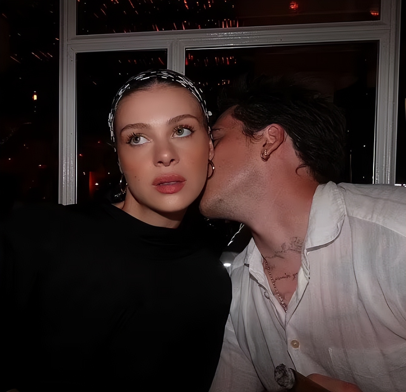 贝嫂承认与儿媳冷战不和,贝嫂跟婆婆闹翻事件视频