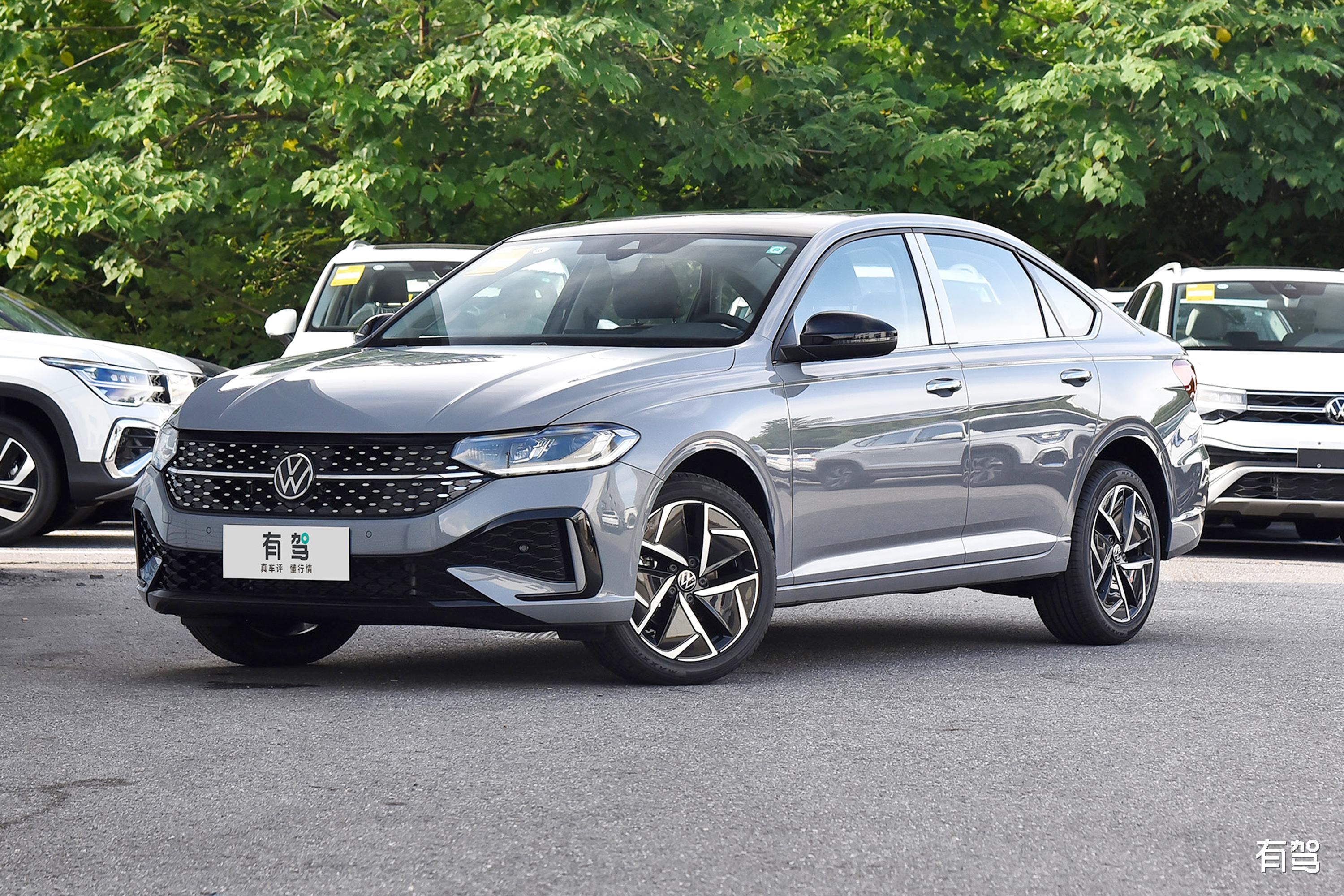 经典朗逸和经典福克斯手动哪个好,二手大众朗逸和福克斯三厢怎么选