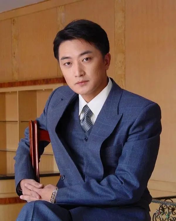 邵峰爱情故事,结婚照邵峰