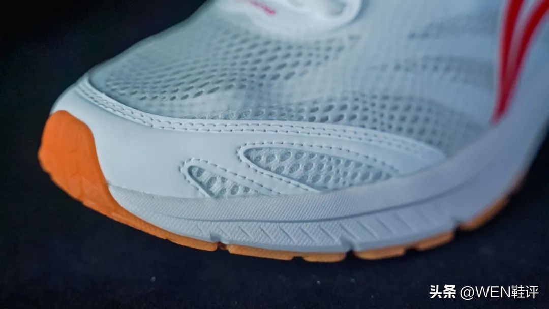 李宁扶遥v2复古银真实效果,好物推荐跑步鞋