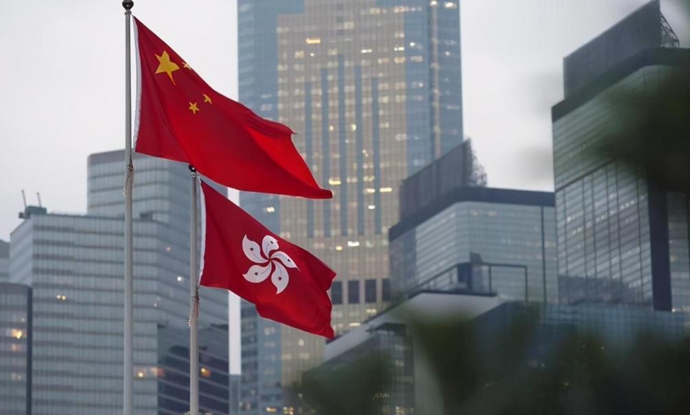 1984年，香港回归谈判陷入僵局，*小平邓**先发制人：不介意使用*力武**