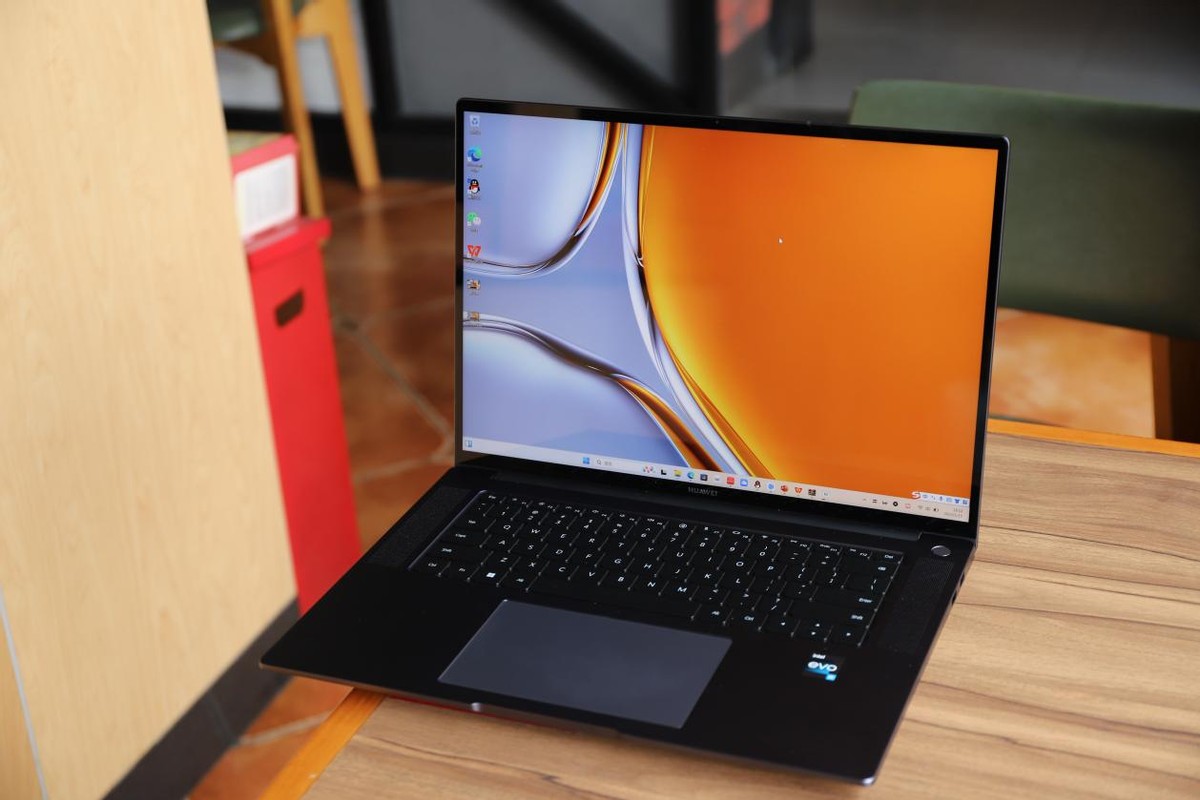 大屏高性能轻薄本！华为MateBook16s2023体验：专业办公最强单品