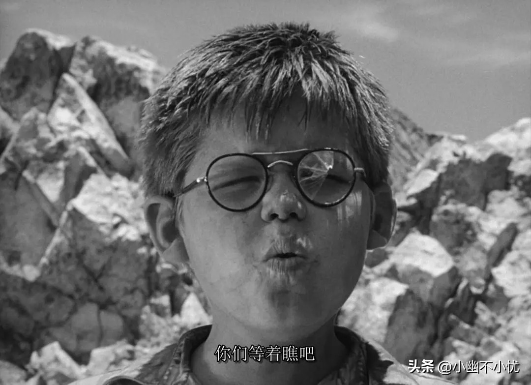 《蝇王》：小男孩的“荒岛现形记”，人性本恶的“试验场”