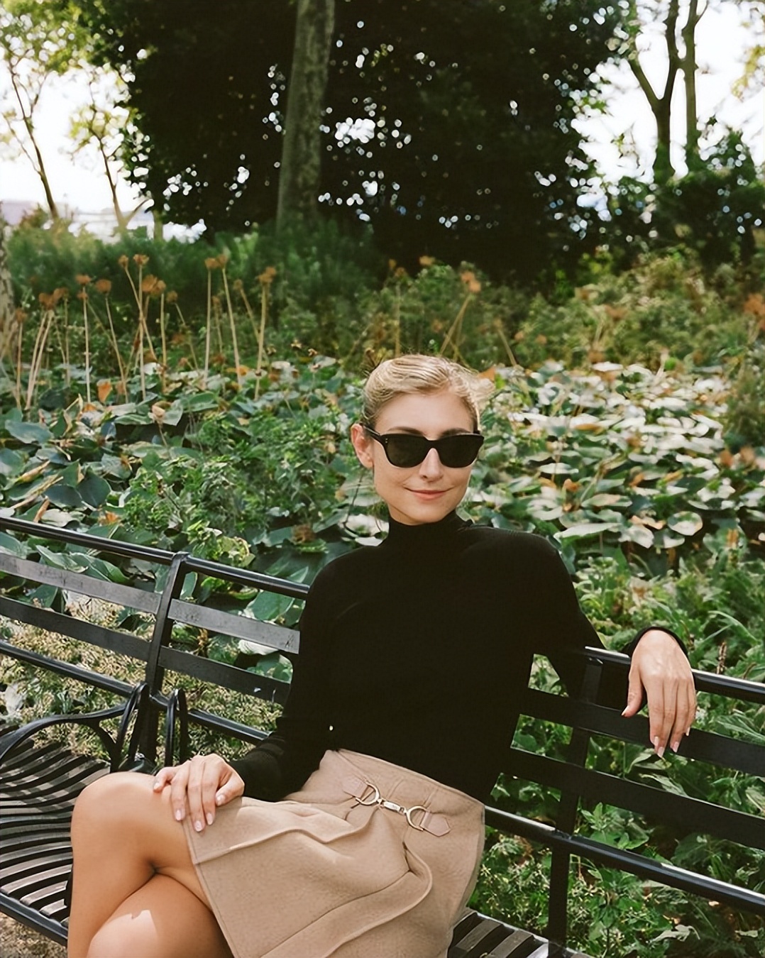 驼色连衣裙搭配的高级穿法,原来都这样穿驼色太年轻洋气了