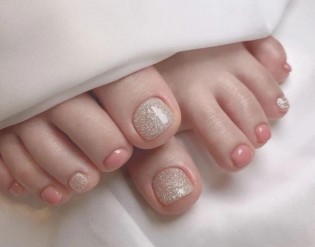 美甲穿戴甲秋冬短款显白,无甲片美甲秋冬高级感