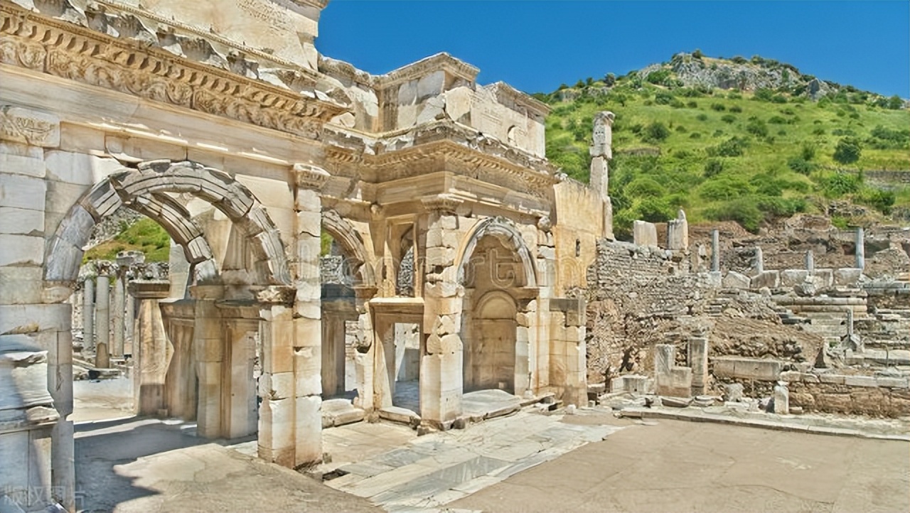 古希腊体育活动的社会作用,古希腊的体育比赛强调的是什么