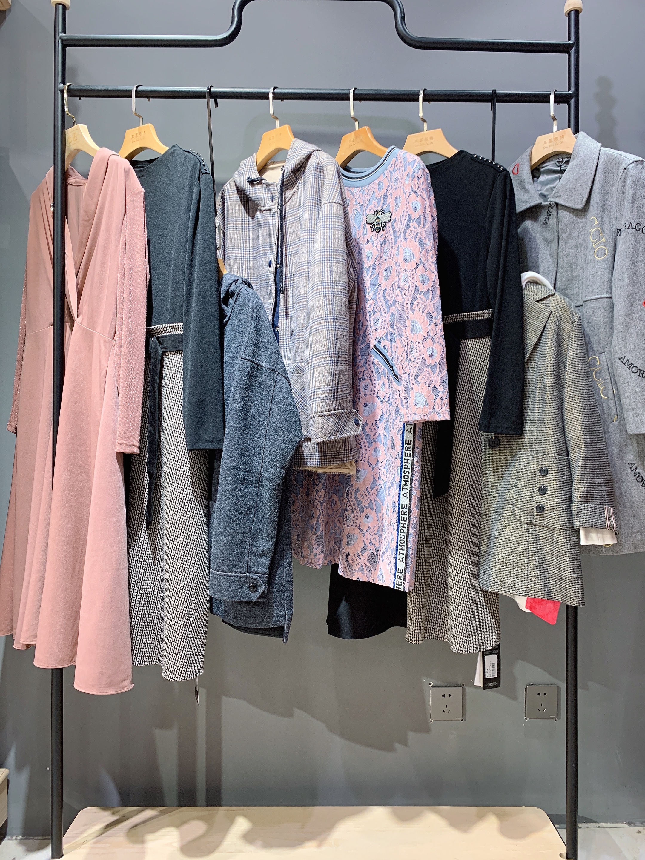 映唯女装是几线品牌,映唯女装价格