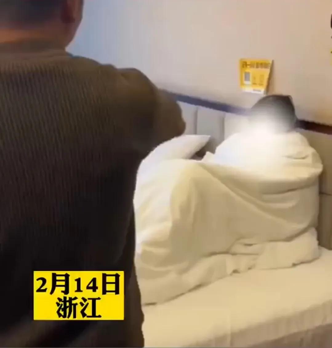 男子承认出轨离婚妻子泪流满面,老公抓到老婆出轨现场要离婚吗