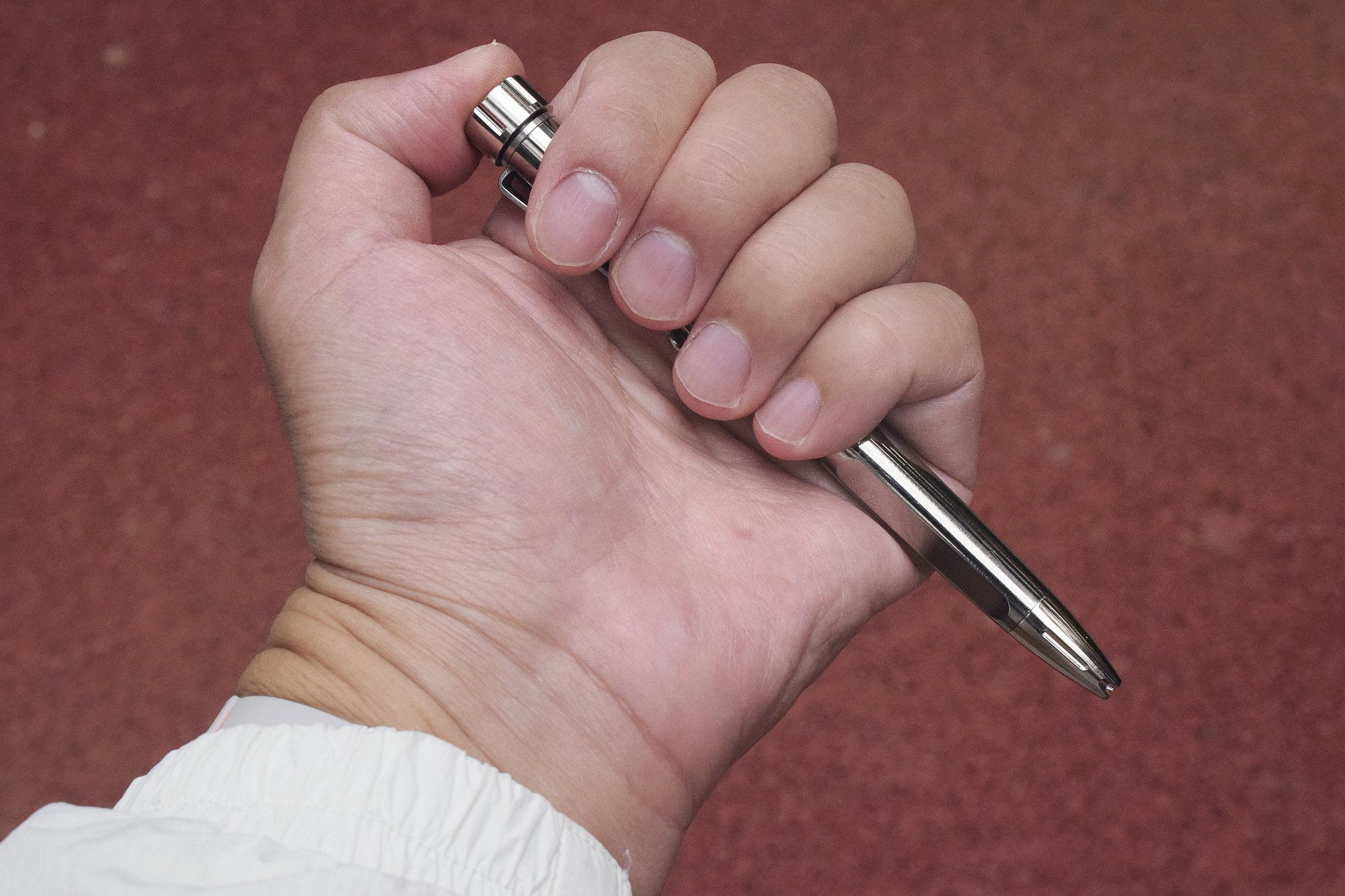 一笔多能，危急时刻展身手！弘安保罗“钛锐”战术笔体验