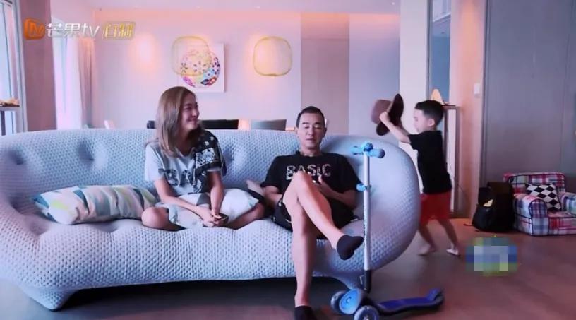 跟风买了这几个网红用品,跟风买直排沙发