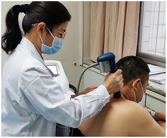 阳后怎么缓解肩背疼痛,阳后背部肩部疼痛