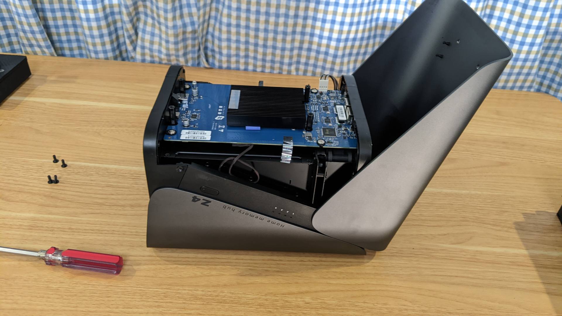 极空间z4对比绿联4600nas,极空间z4对比绿联nas