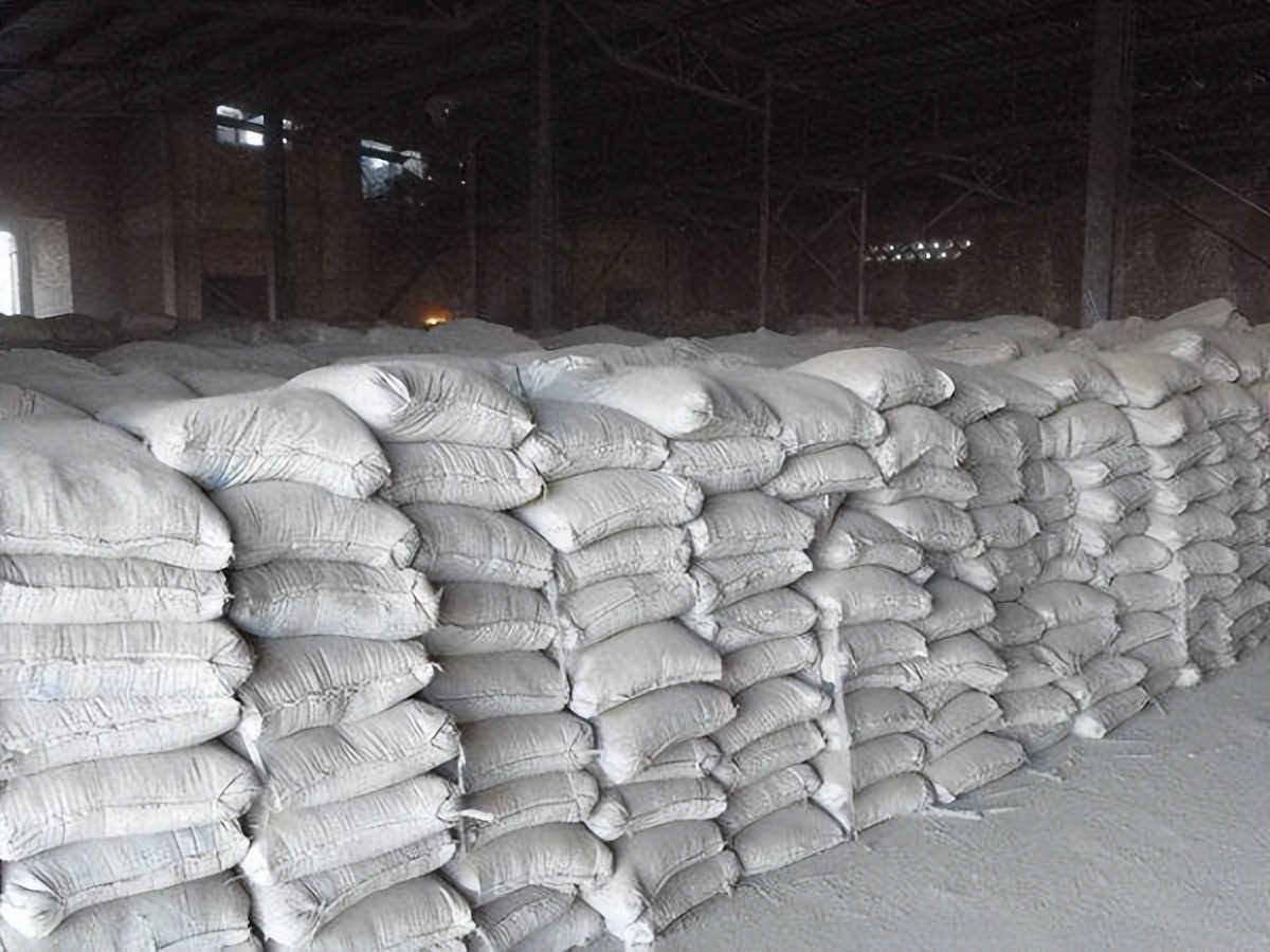 水泥价格目前是要下跌还是上涨,水泥价格涨跌最新消息