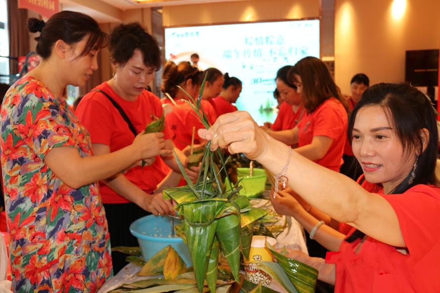 不怕七月鬼就怕端午的水,不怕五月五的水只怕七月半的鬼