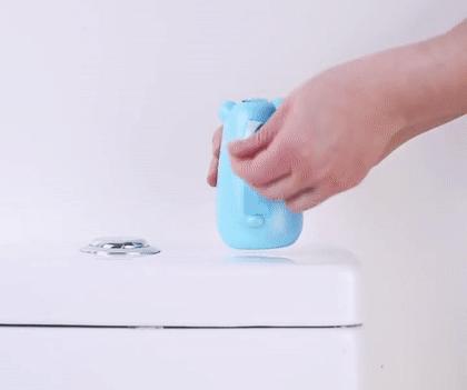 马桶内的黄色污垢怎么去除,马桶里面的黄色污垢怎么去除