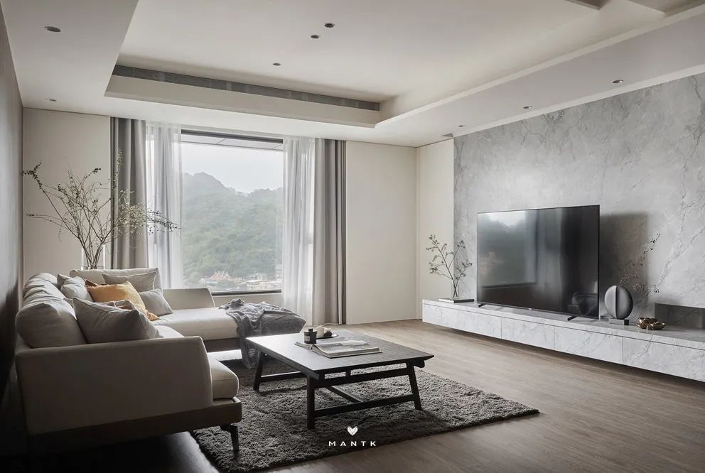 将自然质地捎进屋内，6口之家的理想共居