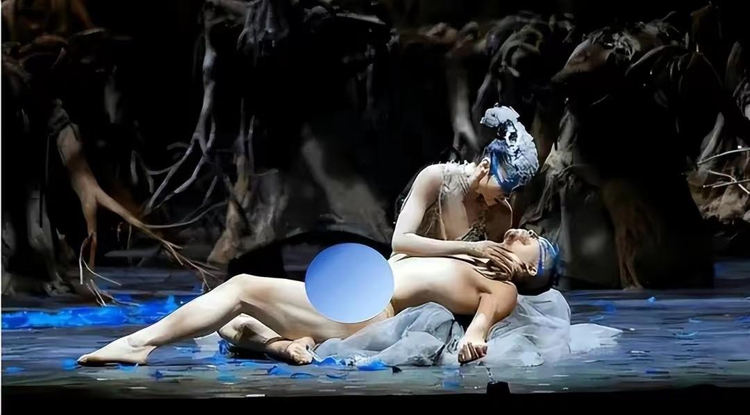 “大秀*光春**”不害臊，娱乐圈的“流氓艺术”，该管管了！