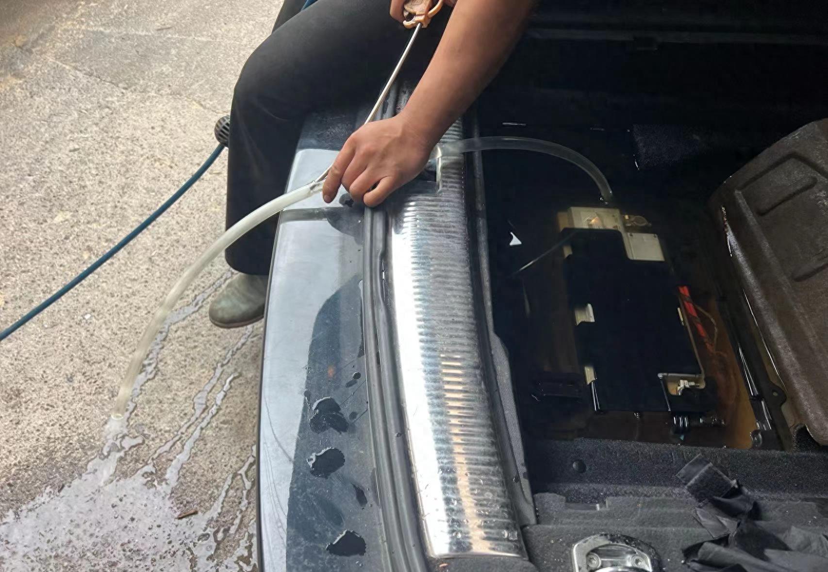 奥迪q5爆水管原因,奥迪q5落水