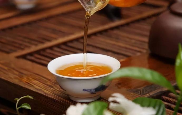 适合夏天解暑的茶饮是哪些,推荐夏天清暑又养心的茶饮