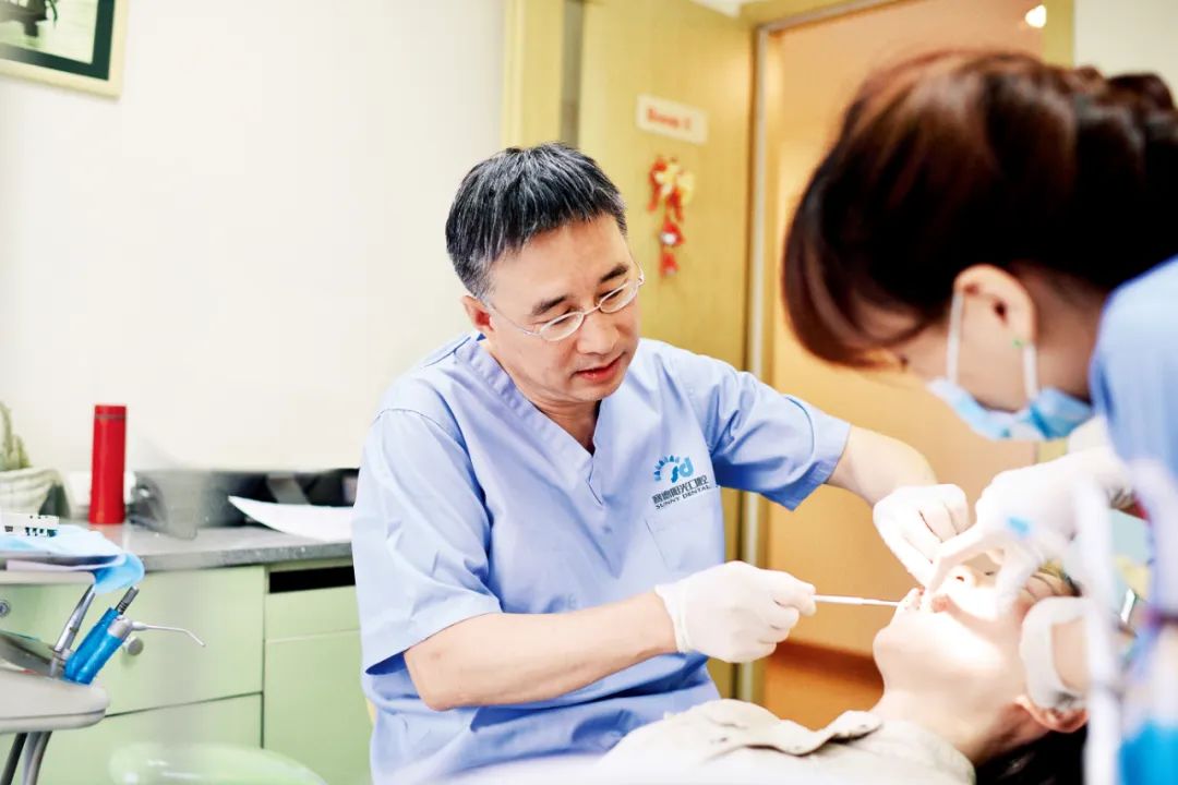 疯狂的烤瓷牙,颌面畸形正畸治疗成人