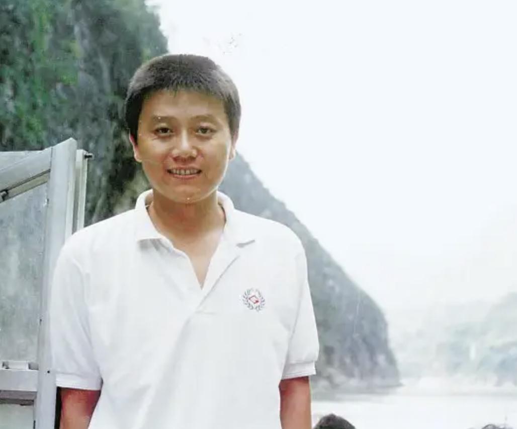 这件事，张爱玲干失败了，王朔想干却被封杀，结果郭敬明干成了