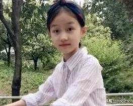 知青往事：晚饭后她跟着男老师跑山溪洗澡被赶回，让女老师笑疯了