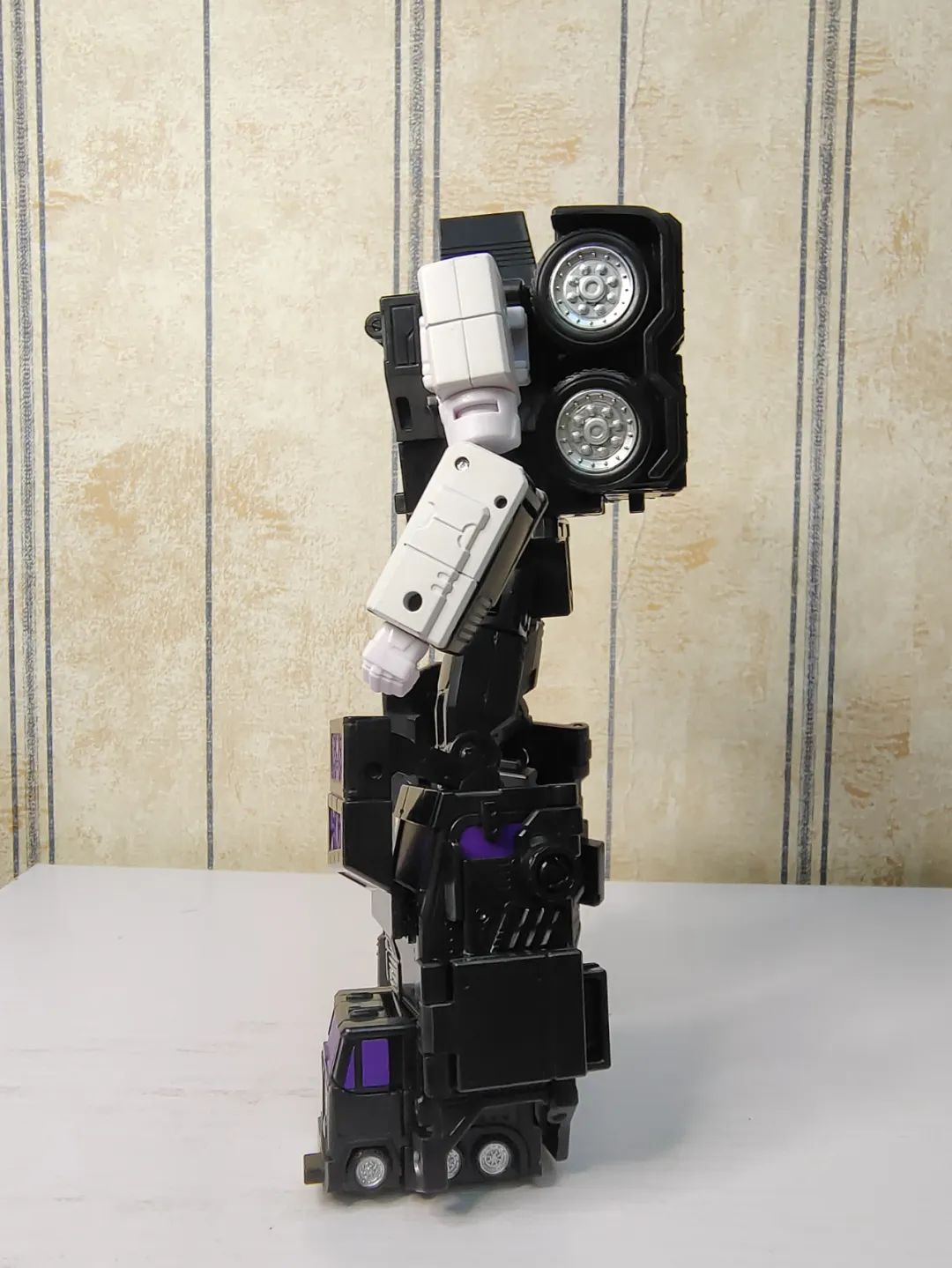 合体嘛，不寒碜——传世指挥官级汽车大师开箱测评