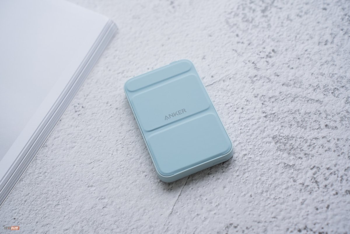 anker安克磁吸充电宝多功能高颜值,anker安克磁吸充电宝拆机