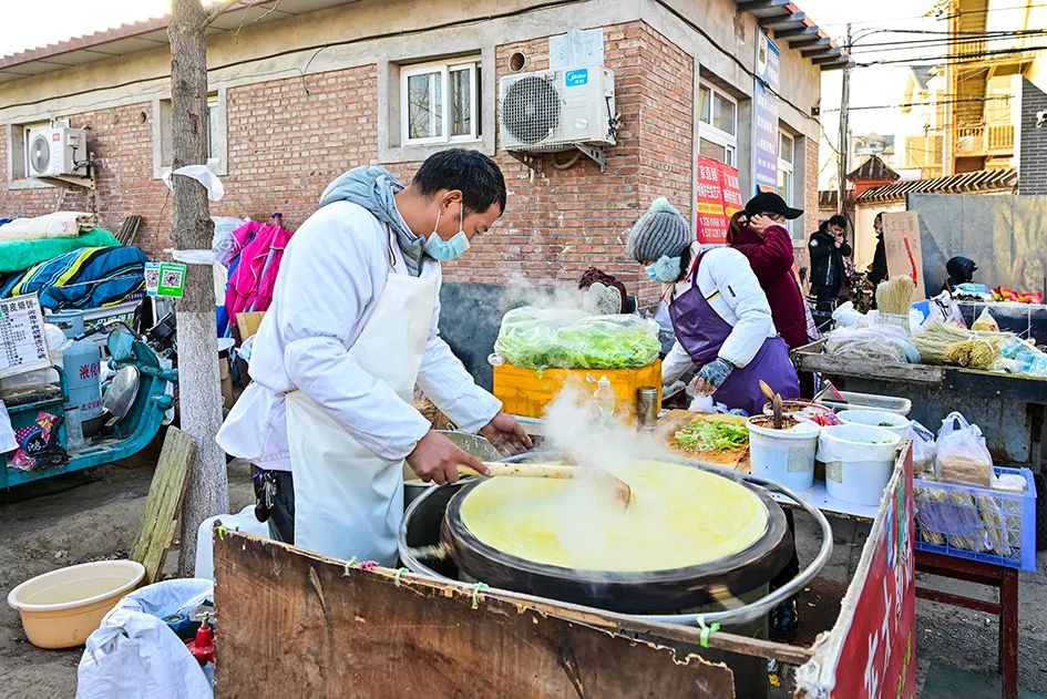 西山脚下的早市,闲逛最具人间烟火气的早市