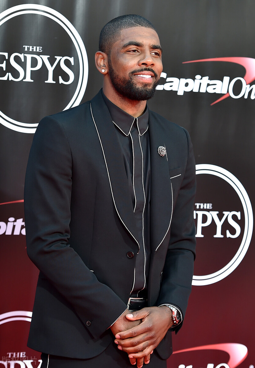 凯里欧文球星集锦,永远长不大的勇士