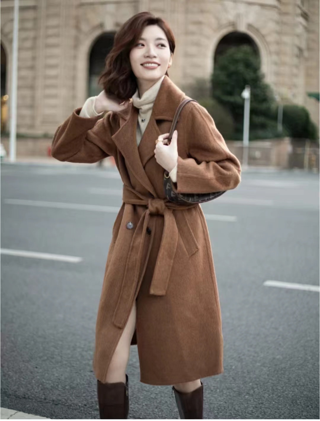 大衣搭长靴知性十足,大衣配阔腿裤让你气场翻倍