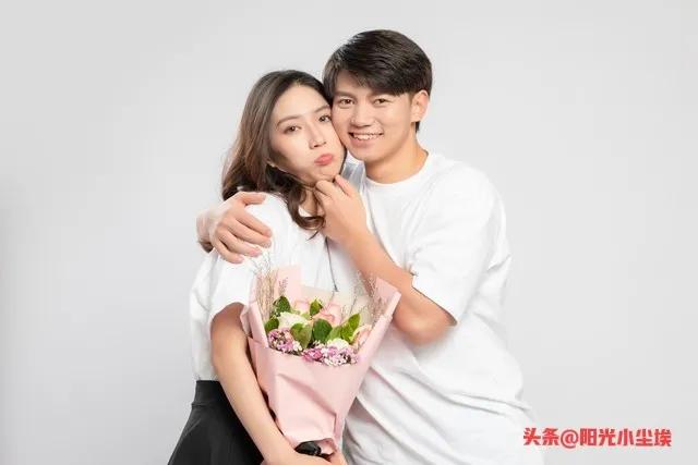 小莫资助男友上大学，男友研究生毕业却说她文化低。