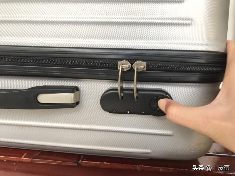 crown行李箱忘记密码怎么办,行李箱密码忘记了怎么办视频教程