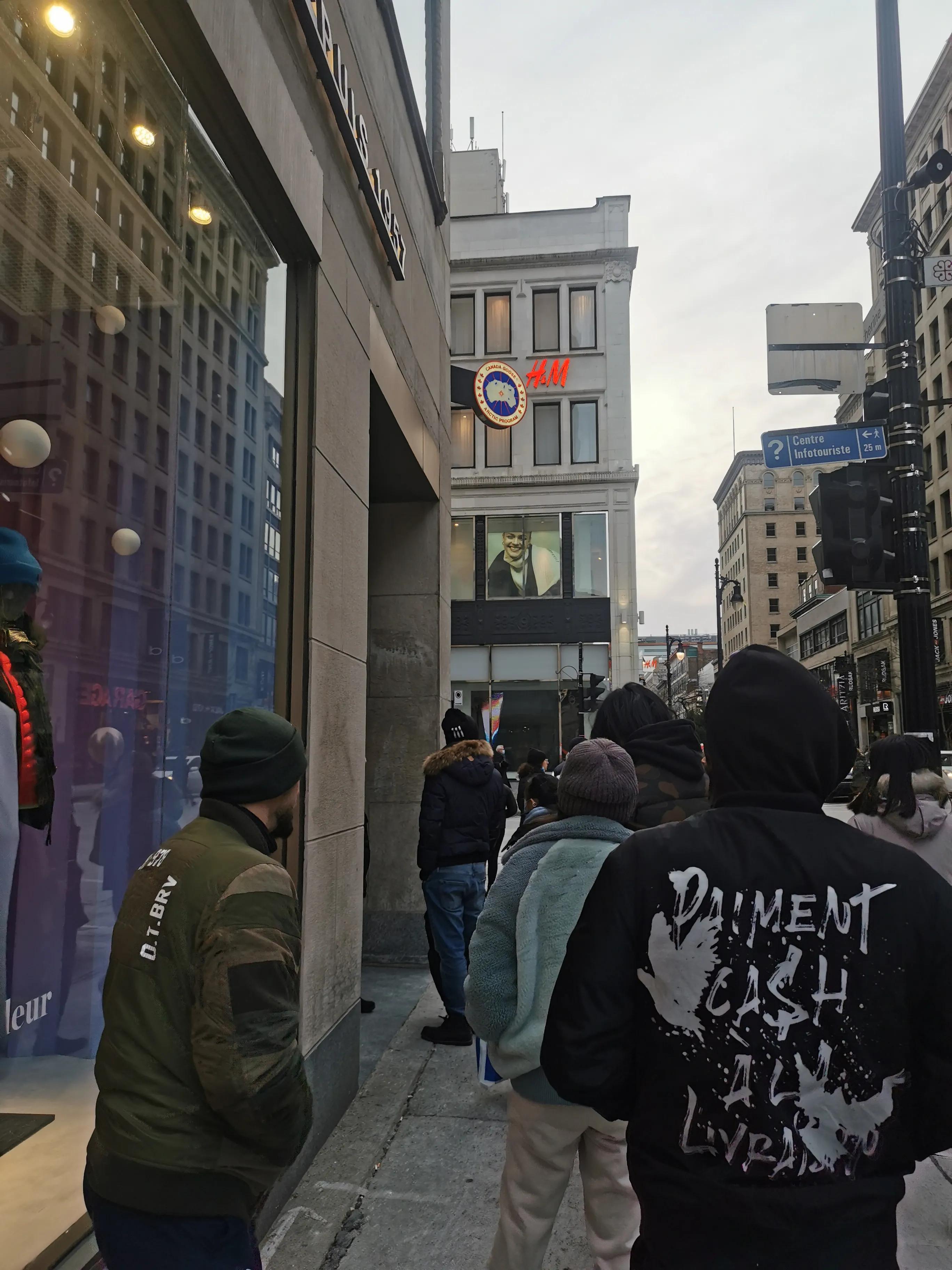 为什么有很多中国人买加拿大鹅,加拿大鹅中国是不是比加拿大贵